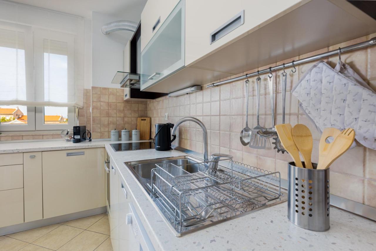 Karlita Apartment Solin Exterior photo