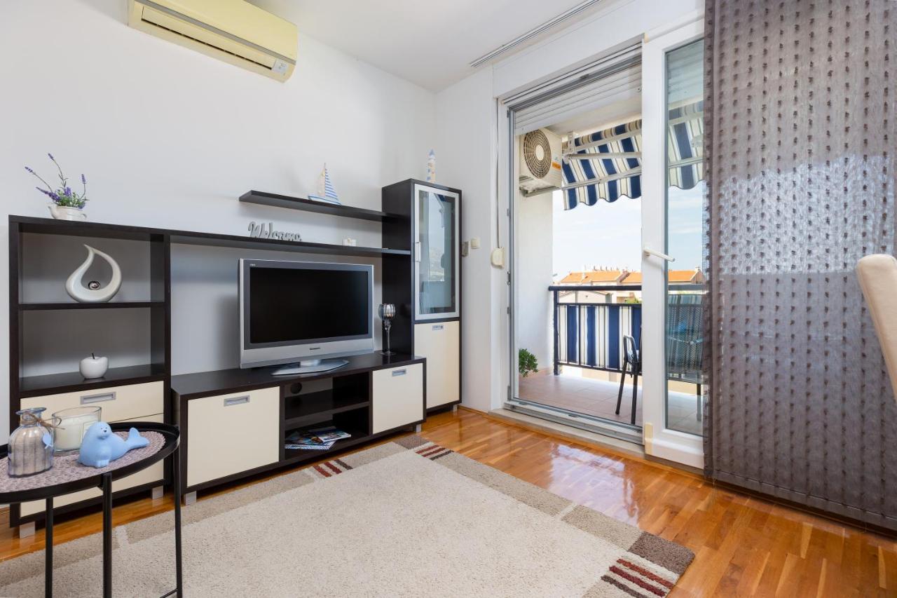 Karlita Apartment Solin Exterior photo