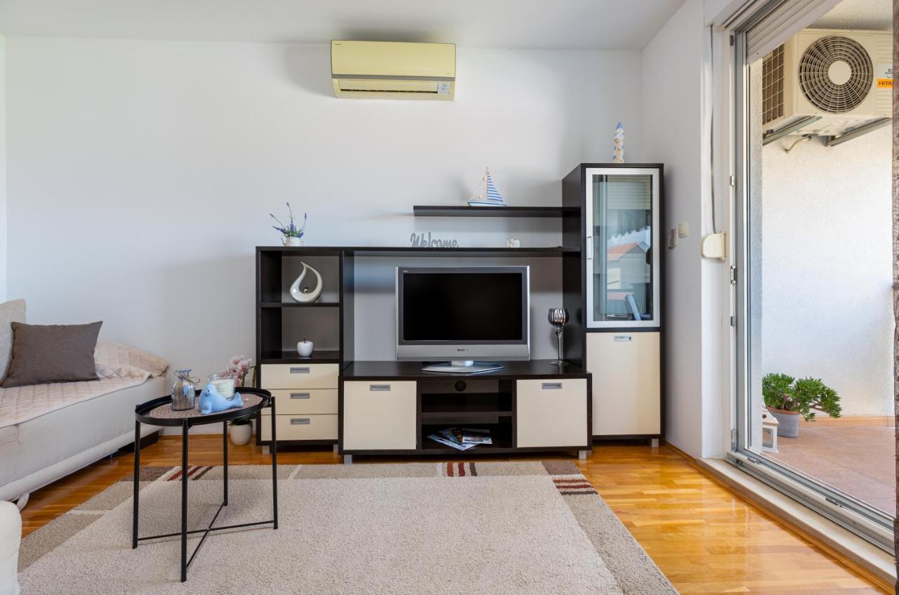 Karlita Apartment Solin Exterior photo