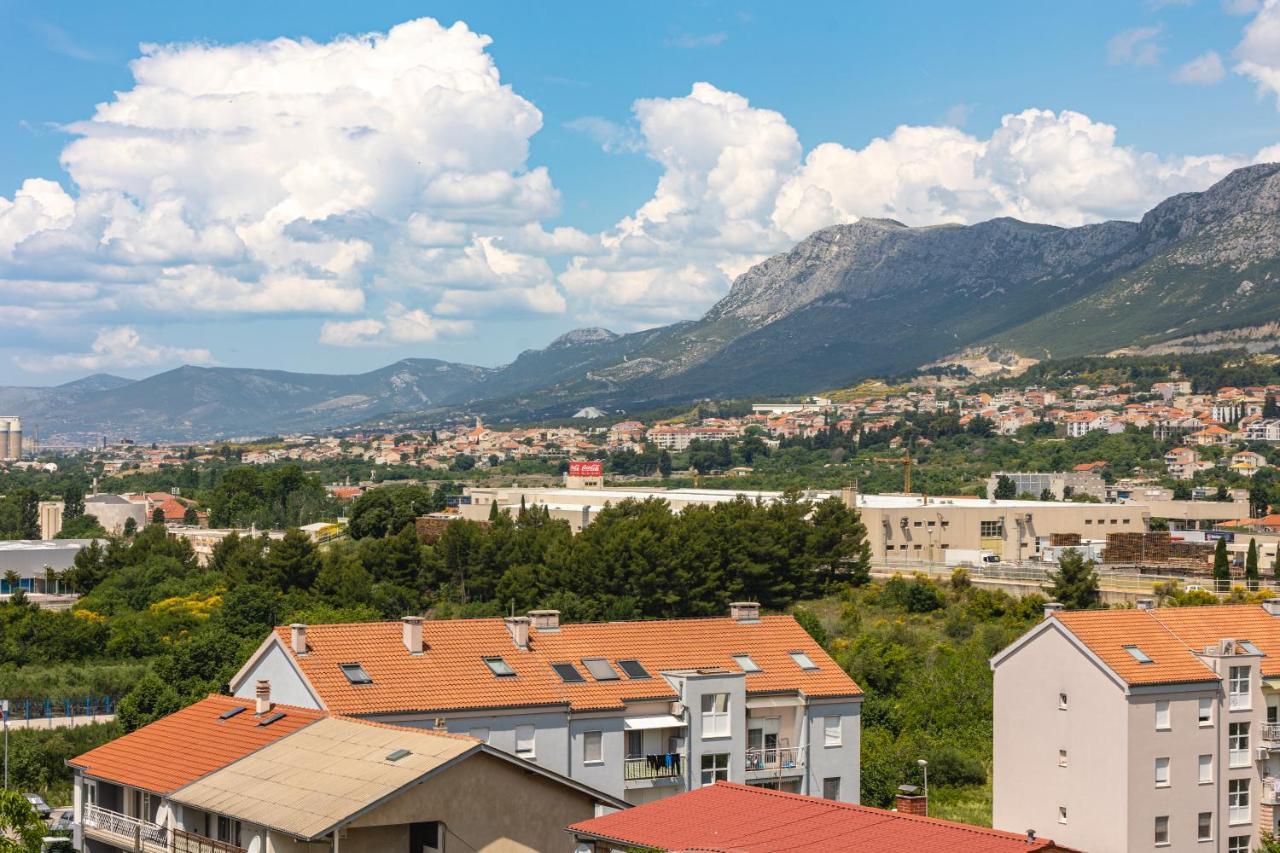 Karlita Apartment Solin Exterior photo